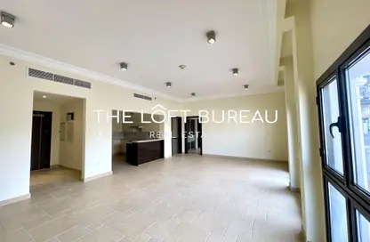 Apartment - 2 Bedrooms - 2 Bathrooms for rent in Carnaval - Qanat Quartier - The Pearl Island - Doha