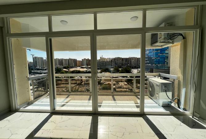 999281 - Property Image 2