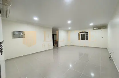 Apartment - 2 Bedrooms - 2 Bathrooms for rent in Al Sadd Road - Al Sadd - Doha