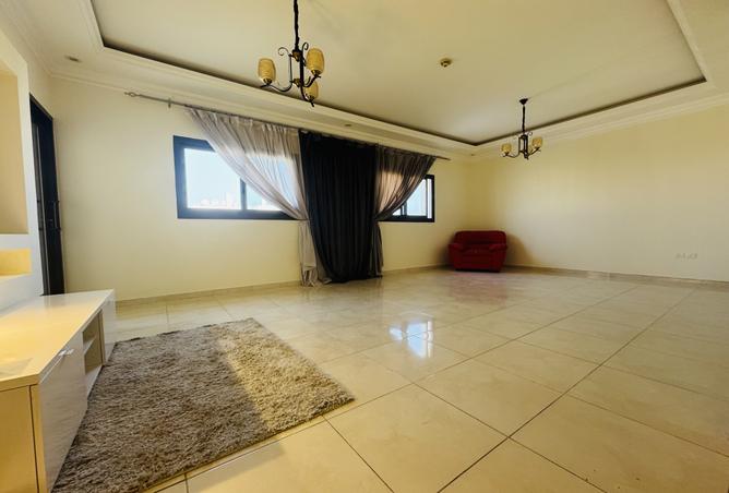 982856 - Property Image 3