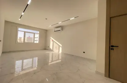 Apartment - 2 Bedrooms - 1 Bathroom for rent in Madinat Khalifa Building 58 - Madinat Khalifa South - Madinat Khalifa - Doha
