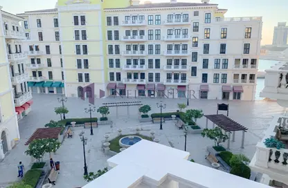 Apartment - 3 Bedrooms - 4 Bathrooms for rent in Mercato - Qanat Quartier - The Pearl Island - Doha
