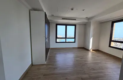 Apartment - 2 Bedrooms - 2 Bathrooms for rent in The Pearl Island - Doha
