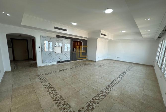 905258 - Property Image 3