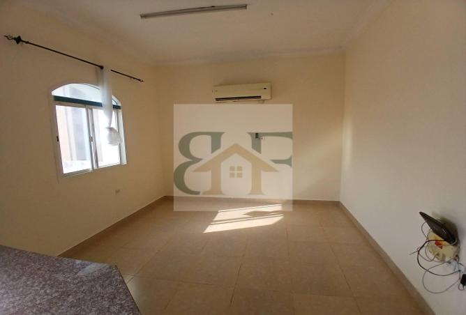 952741 - Property Image 2
