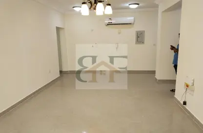 Apartment - 3 Bedrooms - 2 Bathrooms for rent in Al Mansoura - Doha