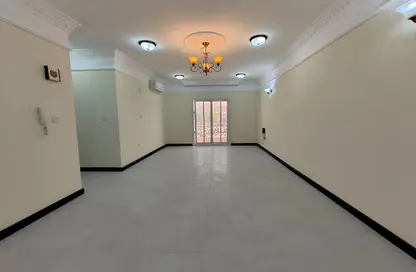 Apartment - 2 Bedrooms - 2 Bathrooms for rent in Fereej Bin Mahmoud North - Fereej Bin Mahmoud - Doha