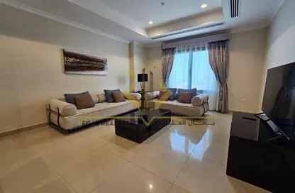 Apartment - 1 Bedroom - 2 Bathrooms for rent in West Porto Drive - Porto Arabia - The Pearl Island - Doha