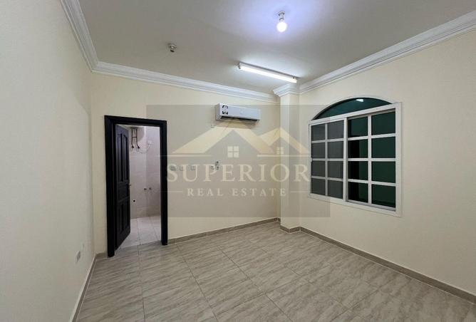 913388 - Property Image 2