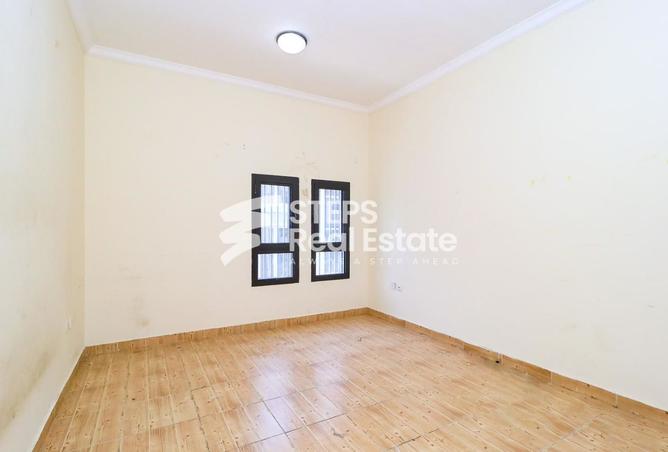992402 - Property Image 2