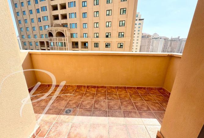 966437 - Property Image 2