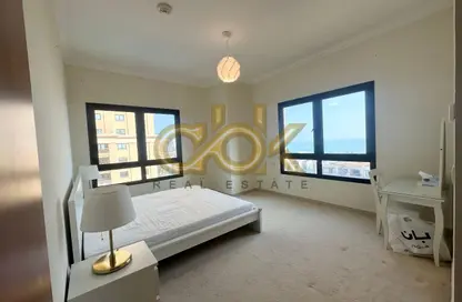 Apartment - 2 Bedrooms - 3 Bathrooms for rent in West Porto Drive - Porto Arabia - The Pearl Island - Doha