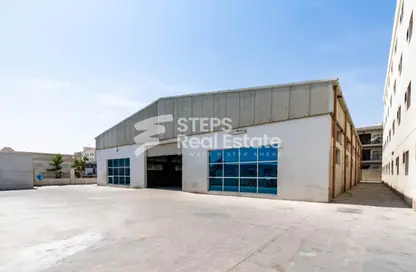 Warehouse - Studio - 7+ Bathrooms for rent in Industrial Area 4 - Industrial Area - Industrial Area - Doha