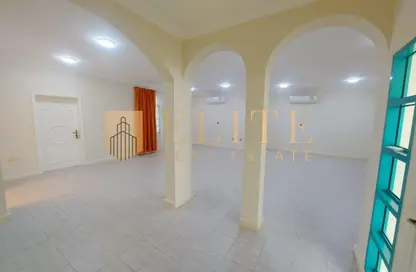 Villa - 4 Bedrooms - 5 Bathrooms for rent in Al Sadd Road - Al Sadd - Doha