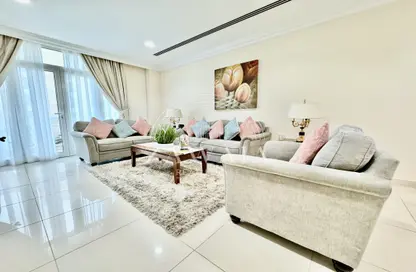 Apartment - 2 Bedrooms - 2 Bathrooms for rent in Anas Street - Fereej Bin Mahmoud North - Fereej Bin Mahmoud - Doha
