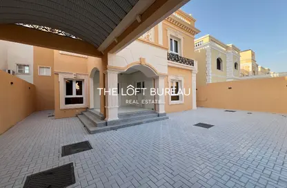 Villa - 5 Bedrooms - 6 Bathrooms for rent in Al Duhail North - Al Duhail - Doha