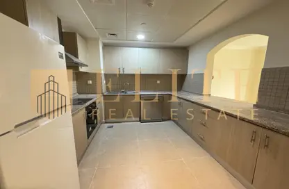 Apartment - 1 Bedroom - 2 Bathrooms for rent in West Porto Drive - Porto Arabia - The Pearl Island - Doha
