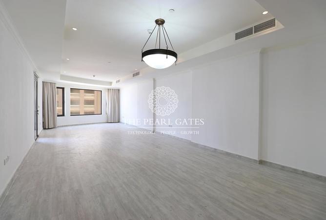 974796 - Property Image 2