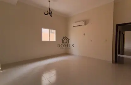 شقة - 2 غرف نوم - 2 حمامات للايجار في شارع تدمر - طريق المطار القديم - الدوحة