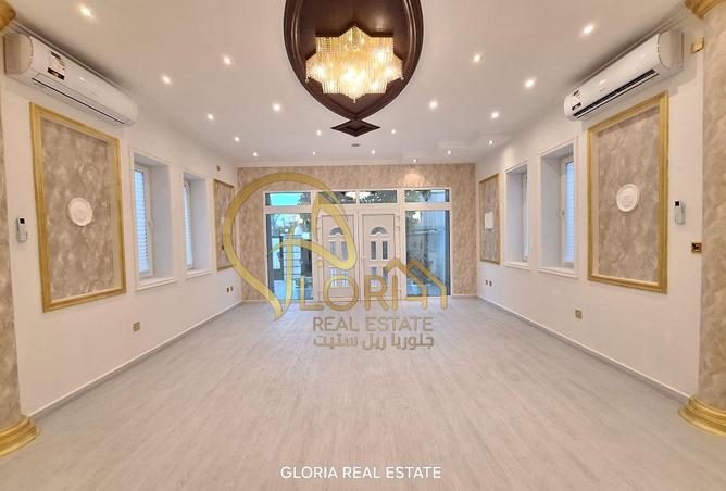 906232 - Property Image 2