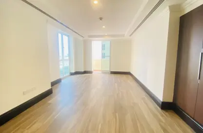 Apartment - 2 Bedrooms - 2 Bathrooms for rent in Viva West - Viva Bahriyah - The Pearl Island - Doha