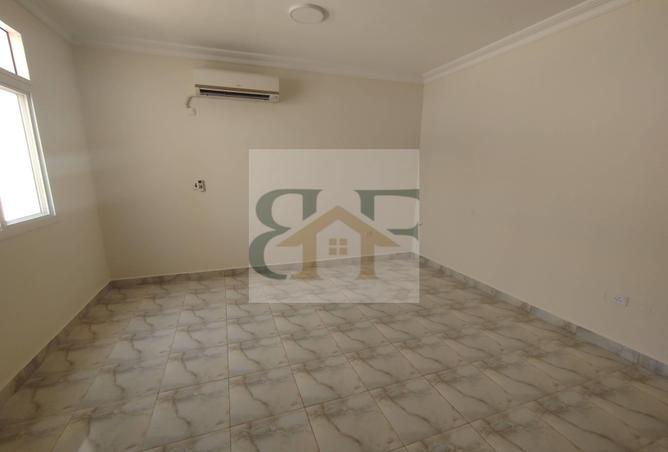 954268 - Property Image 2