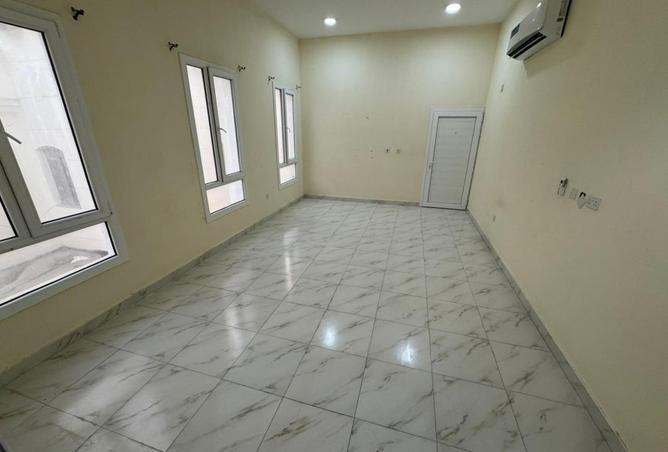 962110 - Property Image 2