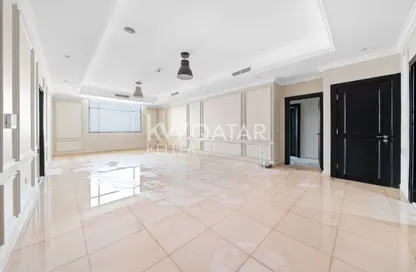 شقة - 2 غرف نوم - 3 حمامات للايجار في طريق بورتو الغربي - بورتو أرابيا - جزيرة اللؤلؤة - الدوحة