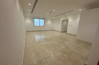 Apartment - 3 Bedrooms - 3 Bathrooms for rent in Fox Hills South - Fox Hills - Lusail