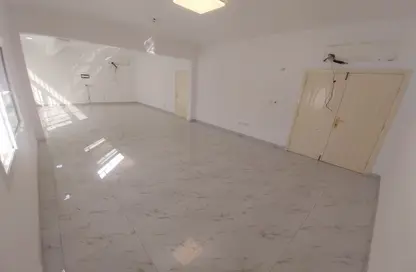 شقة - 3 غرف نوم - 3 حمامات للايجار في الهلال - الهلال - الدوحة