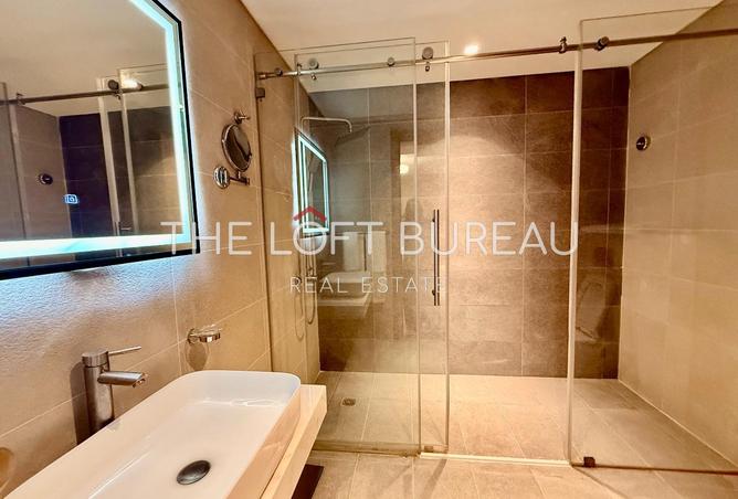 975584 - Property Image 2