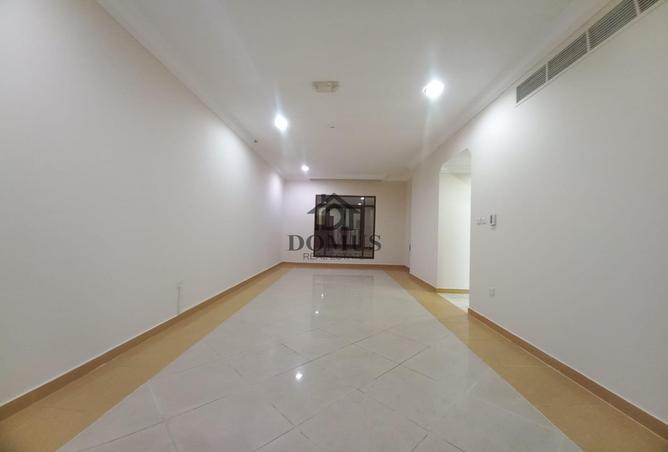 938711 - Property Image 2