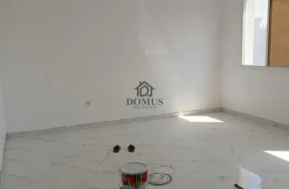 Apartment - 2 Bedrooms - 3 Bathrooms for rent in Thabit Bin Zaid Street - Al Mansoura - Doha