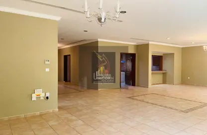 Compound - 3 Bedrooms - 3 Bathrooms for rent in Umm Al Seneem Street - Ain Khaled - Doha