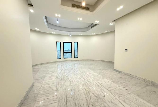 999300 - Property Image 3