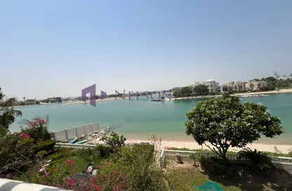 فيلا - 5 غرف نوم - 6 حمامات للايجار في البوابة الجنوبية - بحيرة وست لاجون - الدوحة