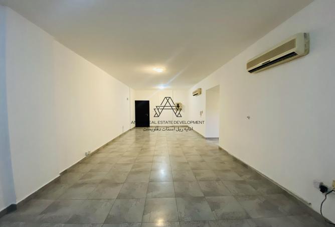 947317 - Property Image 2