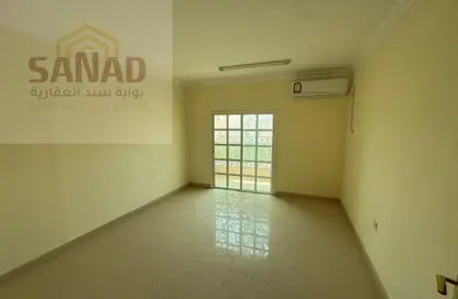 Apartment - 4 Bedrooms - 3 Bathrooms for rent in Umm Ghuwalina - Umm Ghuwailina - Doha