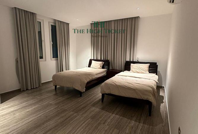 947993 - Property Image 2