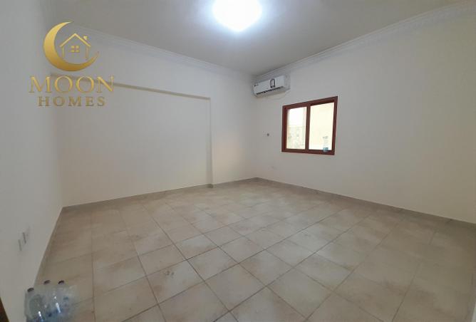 983541 - Property Image 3