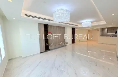 Apartment - 2 Bedrooms - 3 Bathrooms for sale in West Porto Drive - Porto Arabia - The Pearl Island - Doha