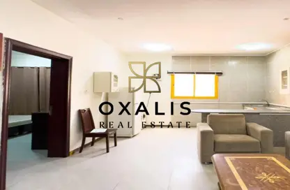 Apartment - 1 Bedroom - 1 Bathroom for rent in Umm Ghwailina Comm - Umm Ghuwalina - Umm Ghuwailina - Doha