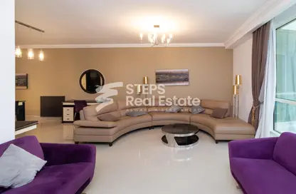 Apartment - 3 Bedrooms - 4 Bathrooms for rent in Beverly Hills Tower - West Bay - West Bay - Doha