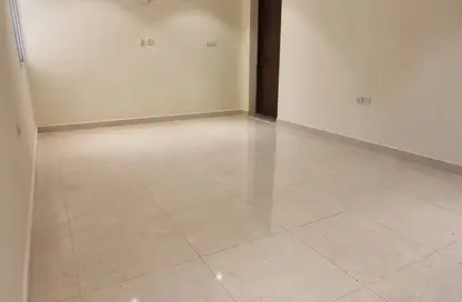 شقة - 2 غرف نوم - 3 حمامات للايجار في الحتمي - الحتمي - الدوحة