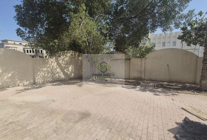 942057 - Property Image 2