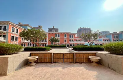 Apartment - 2 Bedrooms - 3 Bathrooms for rent in Carnaval - Qanat Quartier - The Pearl Island - Doha