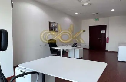 طابق كامل - استوديو - 2 حمامات للبيع في برج وست باي - الخليج الجنوبي - الخليج الغربي - الدوحة