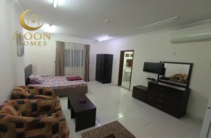 Apartment - Studio - 1 Bathroom for rent in Umm Ghwailina Comm - Umm Ghuwalina - Umm Ghuwailina - Doha