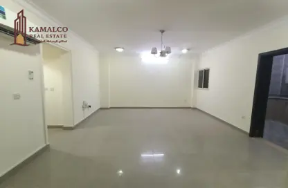 Apartment - 1 Bedroom - 2 Bathrooms for rent in Umm Ghwailina Comm - Umm Ghuwalina - Umm Ghuwailina - Doha