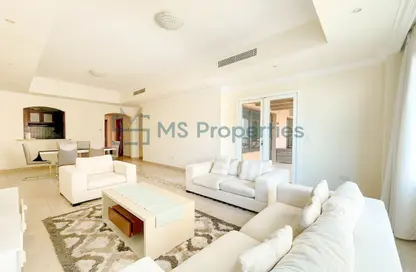 Apartment - 2 Bedrooms - 3 Bathrooms for rent in East Porto Drive - Porto Arabia - The Pearl Island - Doha